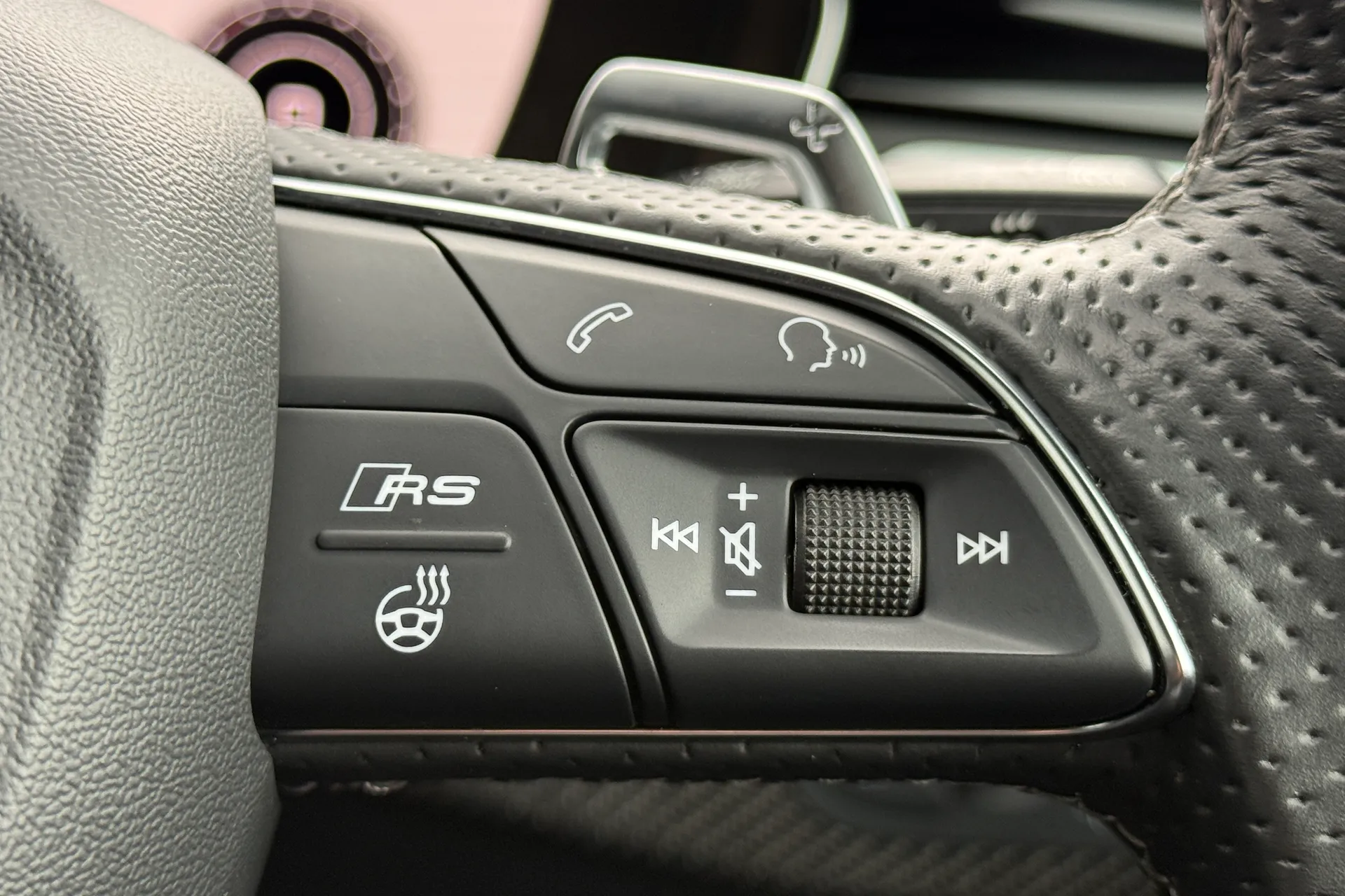 Audi RS4 thumbnail image number 26
