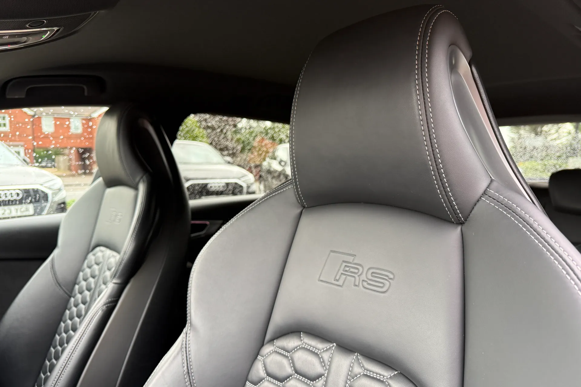 Audi RS4 thumbnail image number 35
