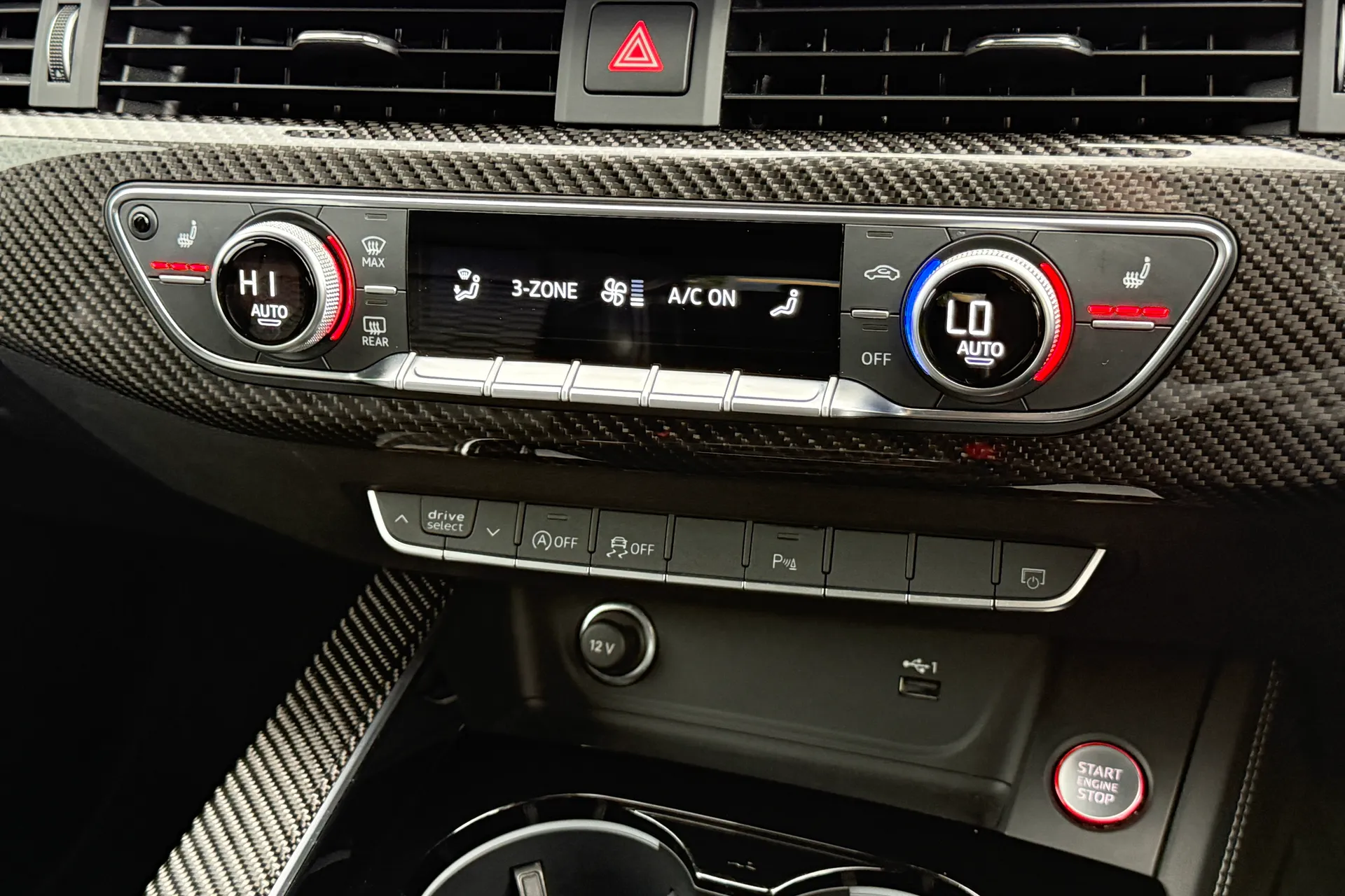 Audi RS4 thumbnail image number 19
