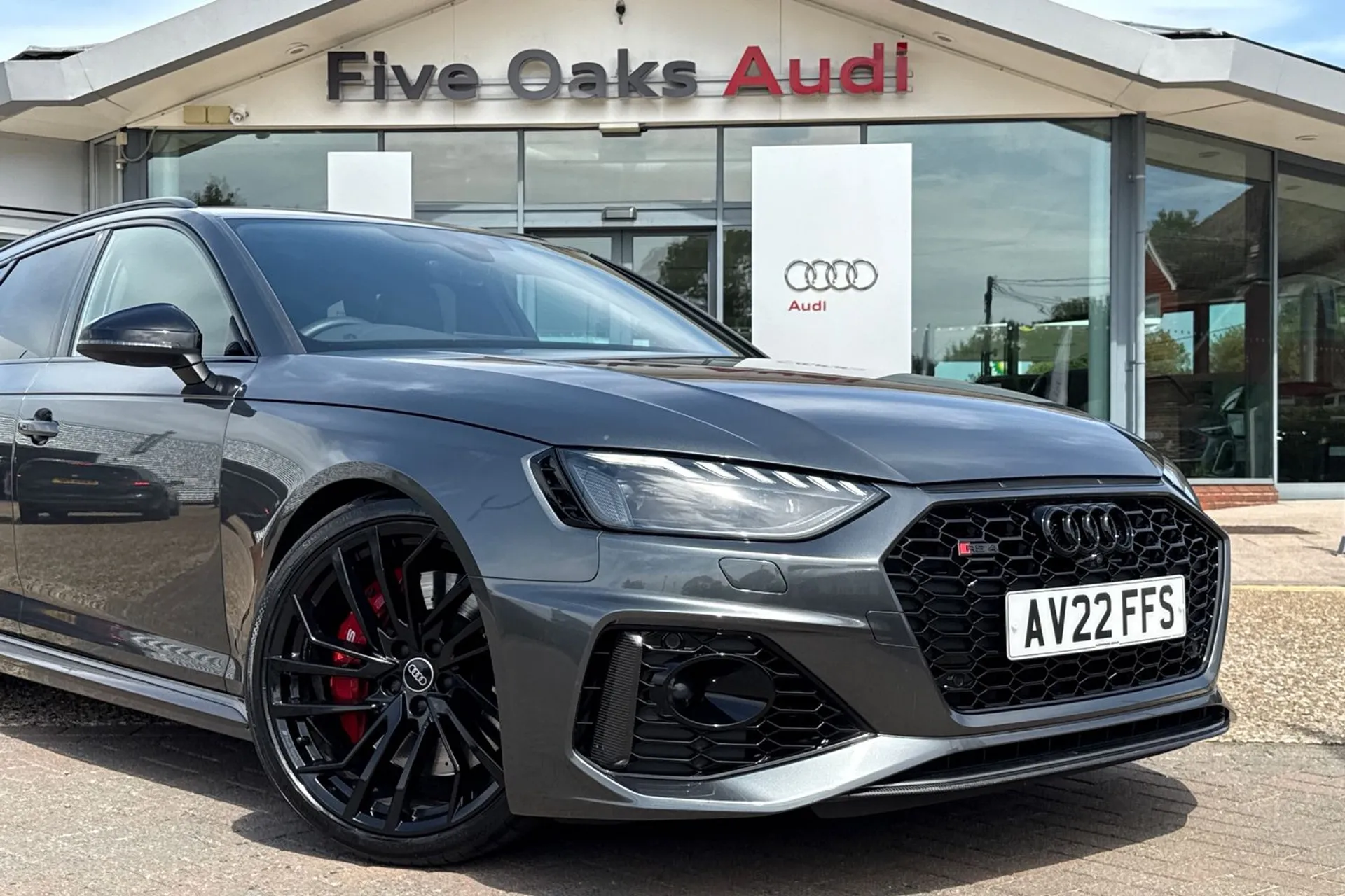 Audi RS4 thumbnail image number 25