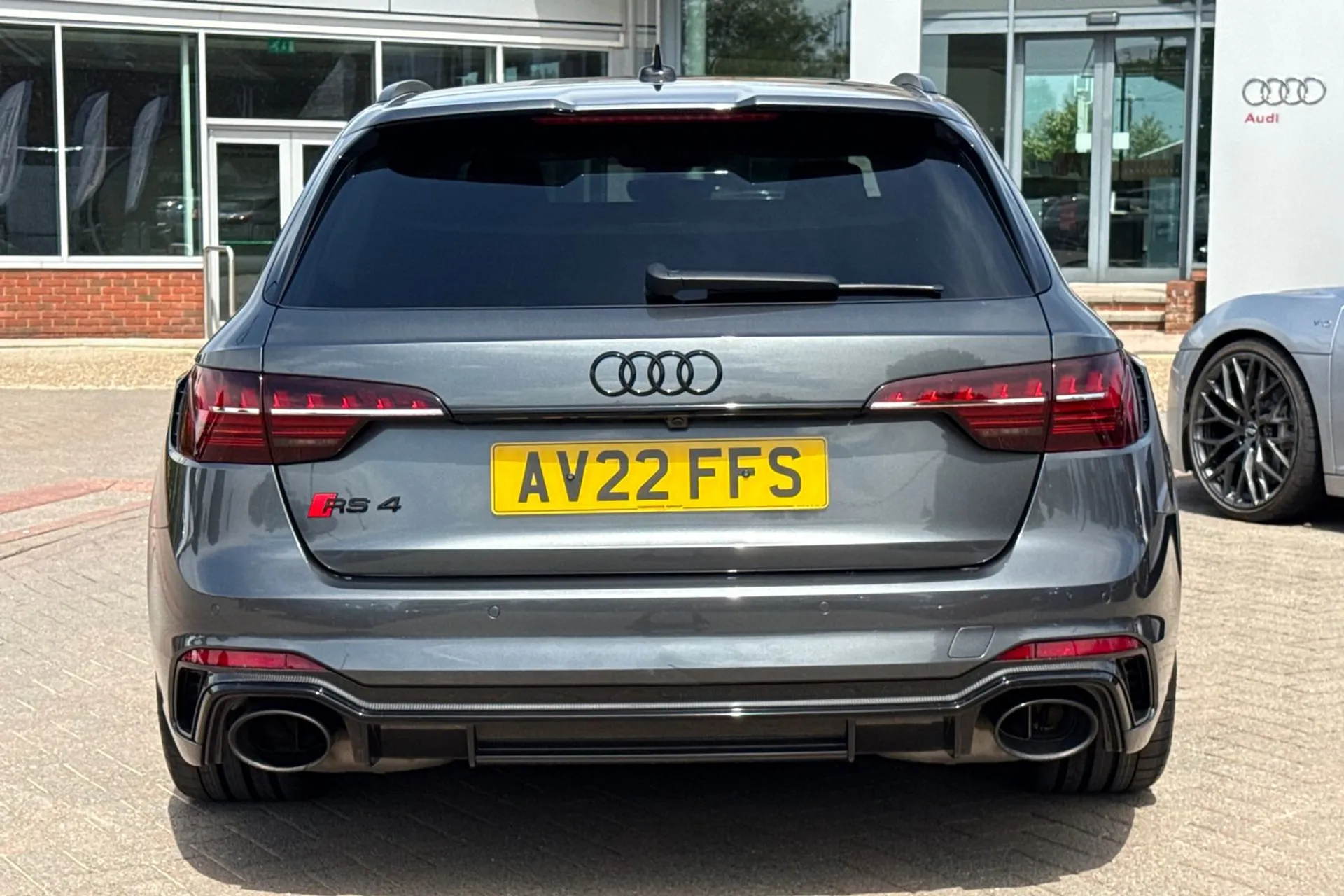 Audi RS4 thumbnail image number 5