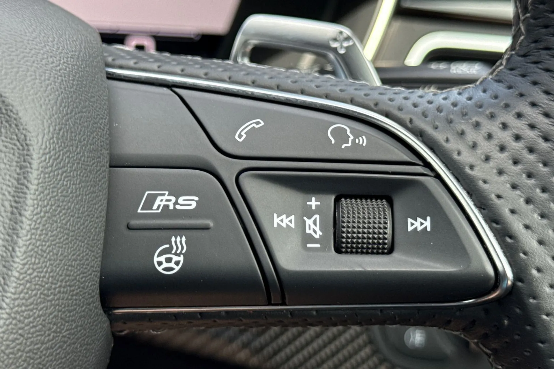 Audi RS4 thumbnail image number 23