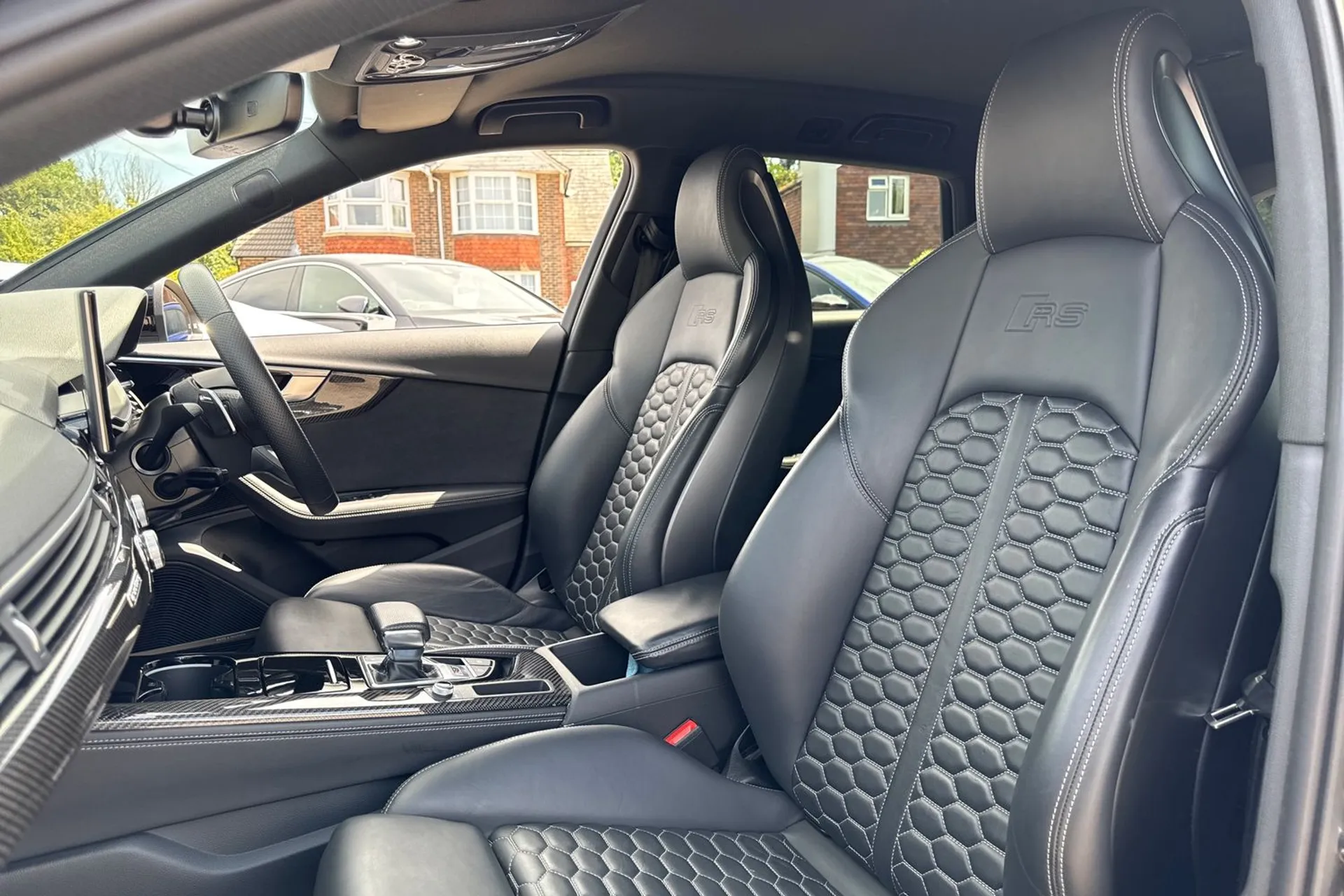 Audi RS4 thumbnail image number 31
