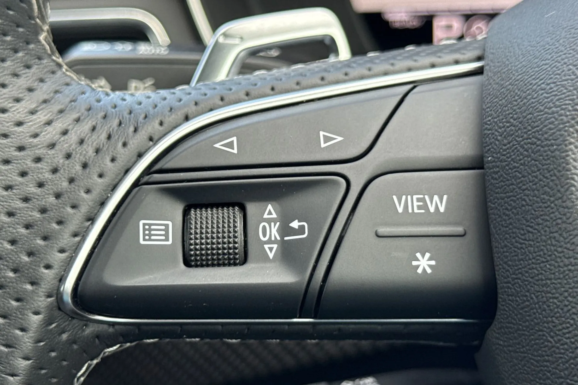 Audi RS4 thumbnail image number 22