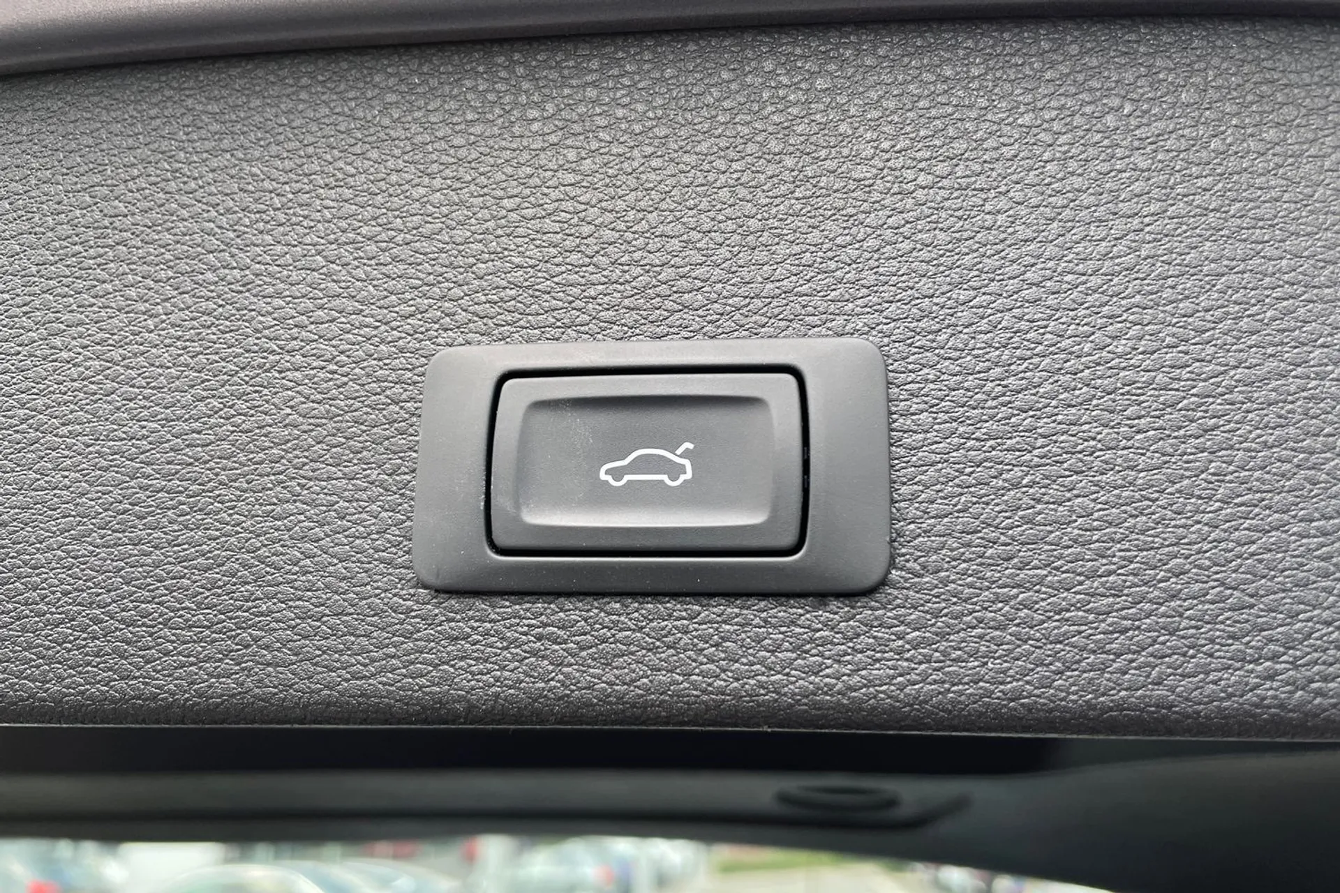 Audi Q2 thumbnail image number 19