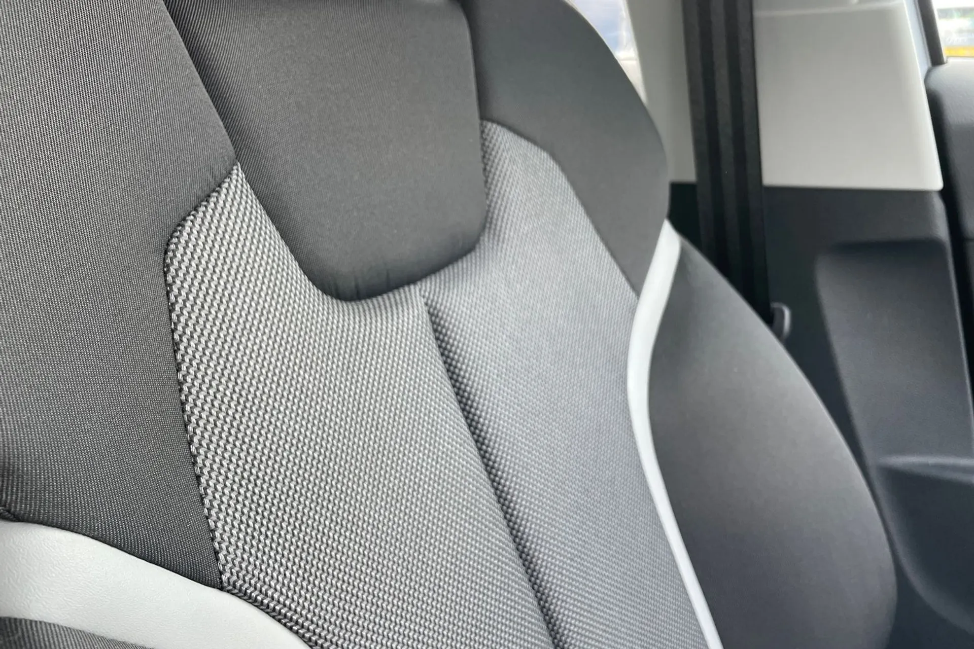 Audi Q2 thumbnail image number 48