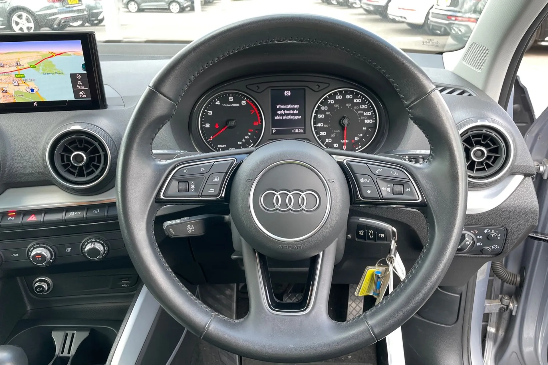 Audi Q2 thumbnail image number 38
