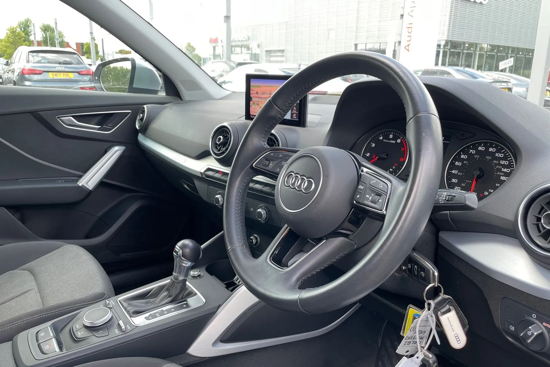 Audi Q2 thumbnail image number 28