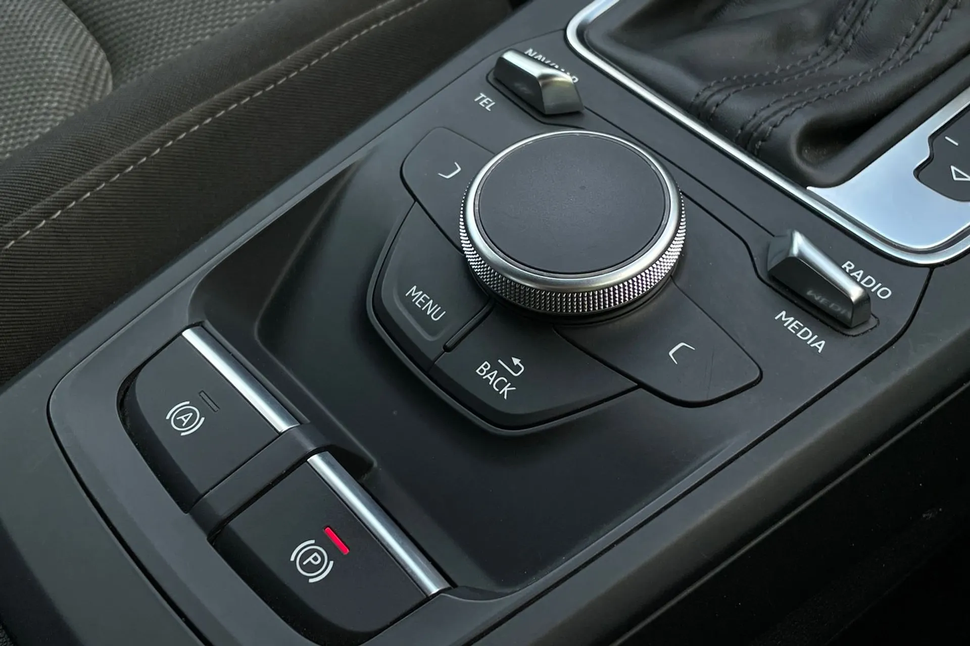 Audi Q2 thumbnail image number 44