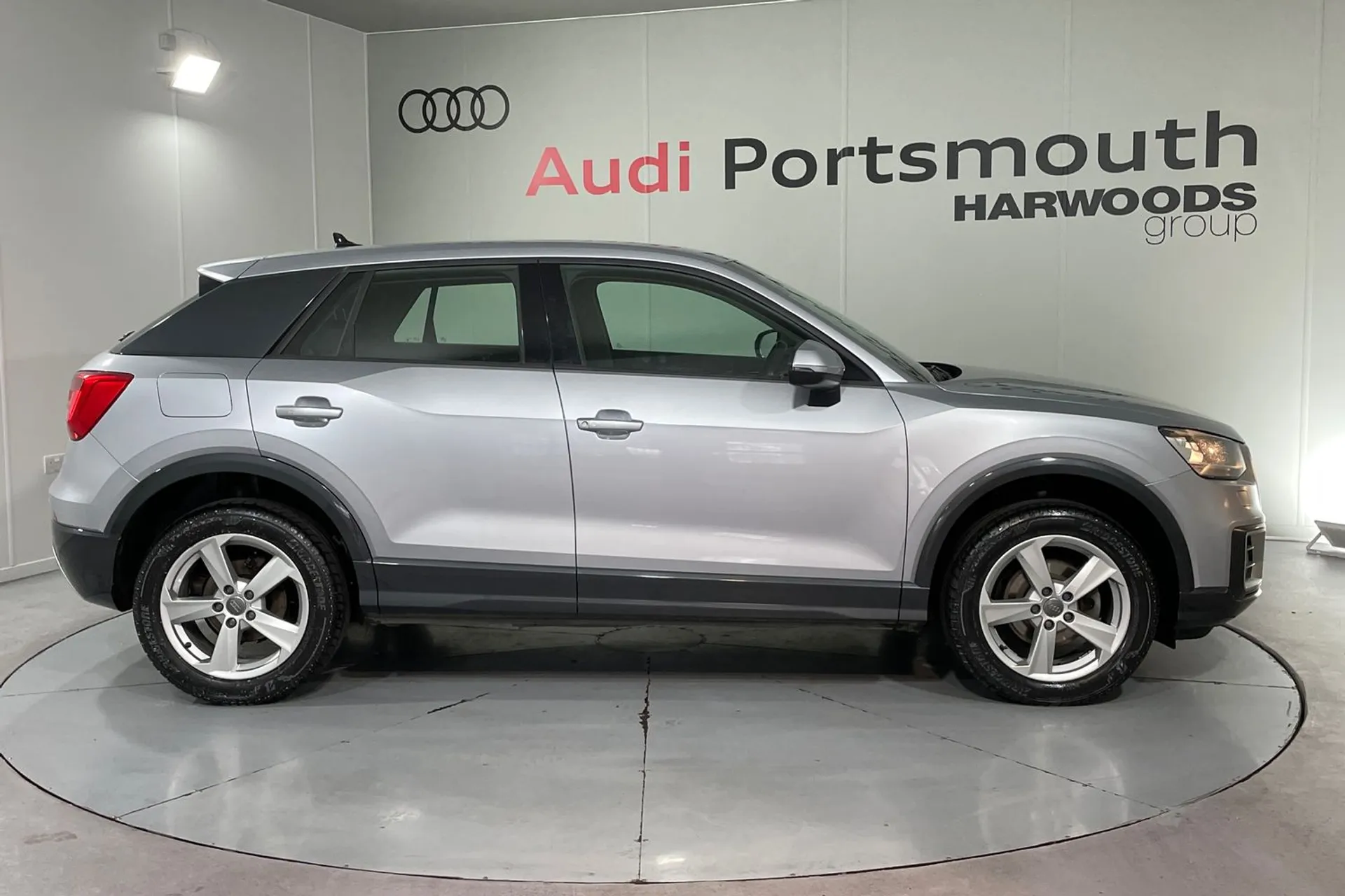 Audi Q2 thumbnail image number 2