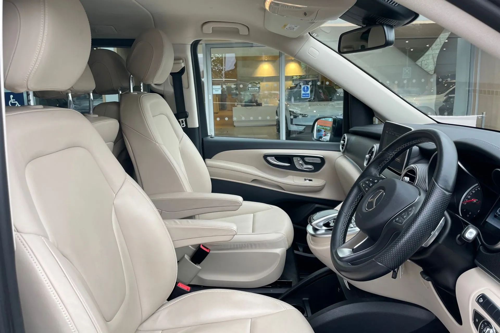 MERCEDES-BENZ V CLASS thumbnail image number 25