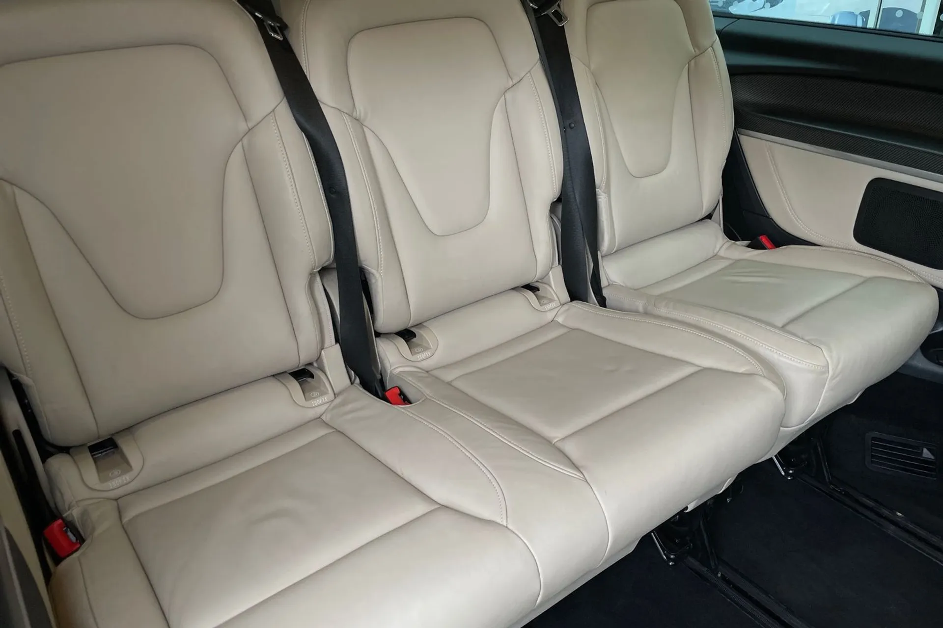 MERCEDES-BENZ V CLASS thumbnail image number 24