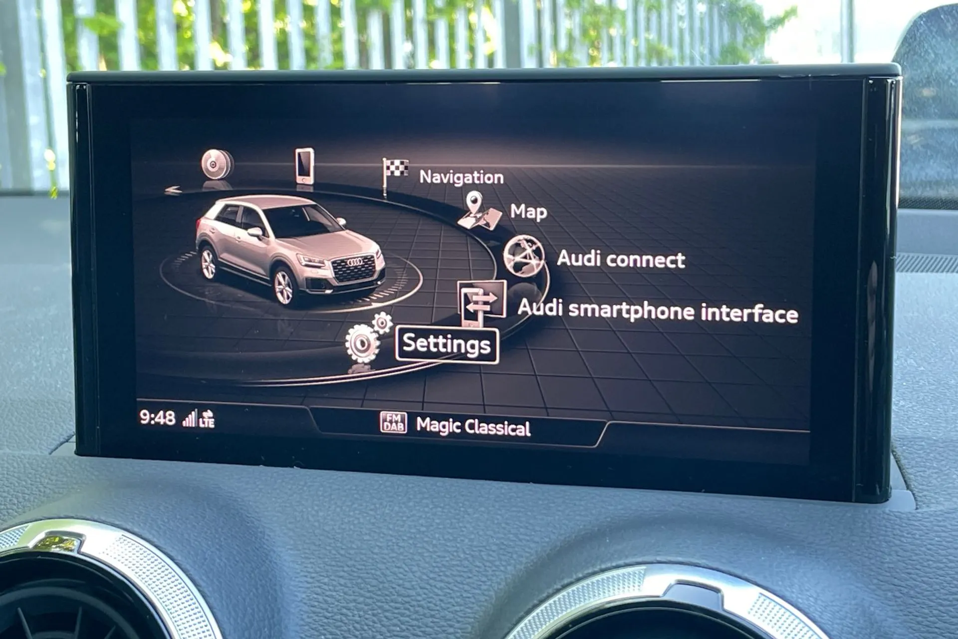 Audi Q2 thumbnail image number 33