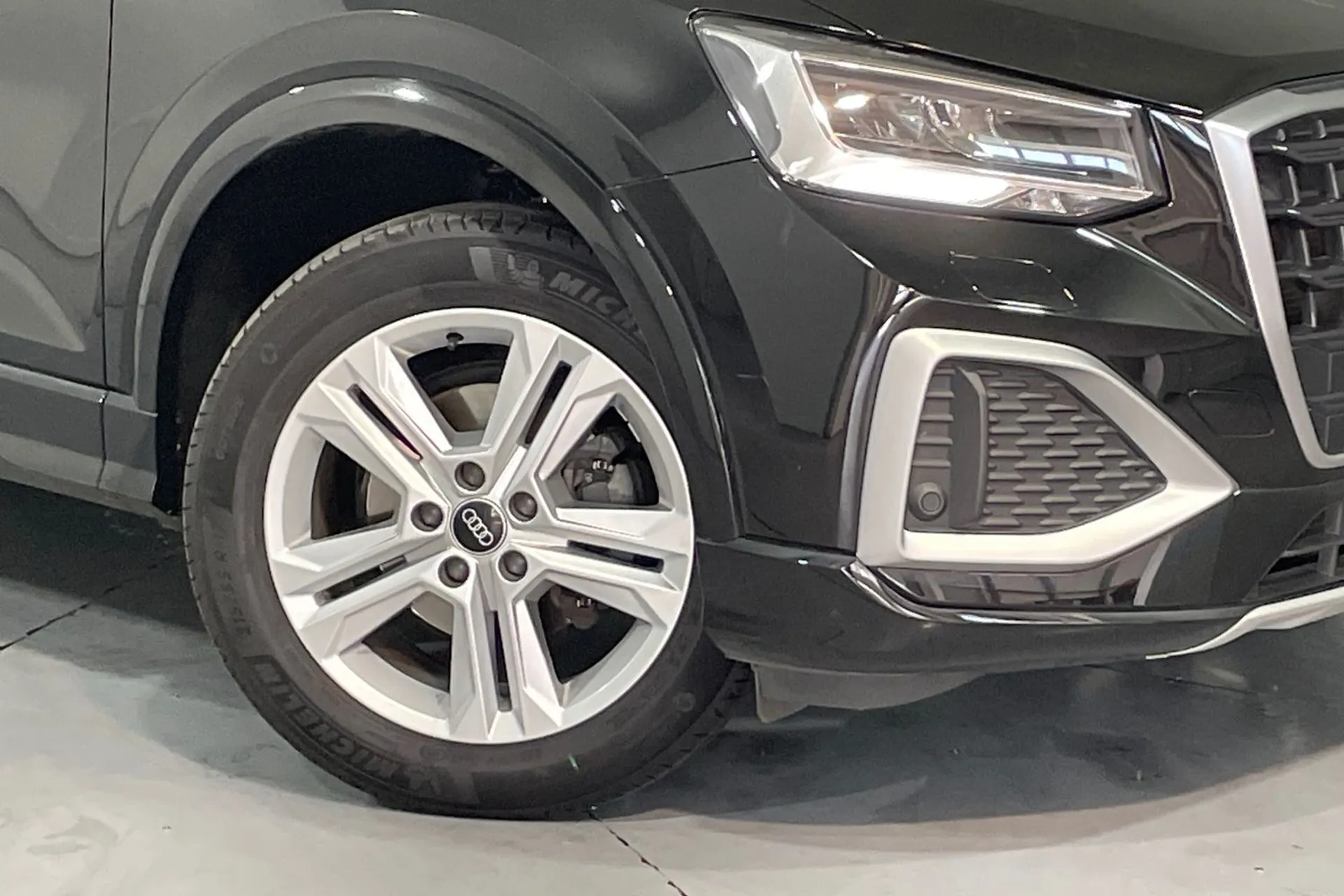 Audi Q2 thumbnail image number 9