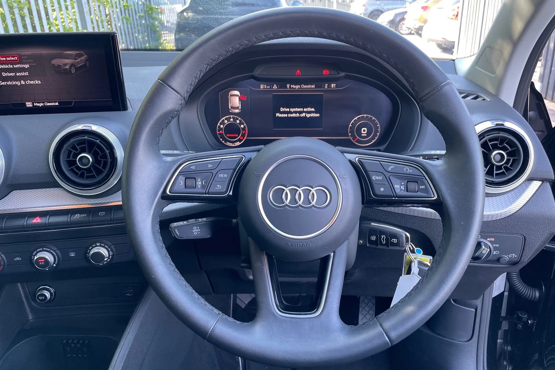 Audi Q2 thumbnail image number 37