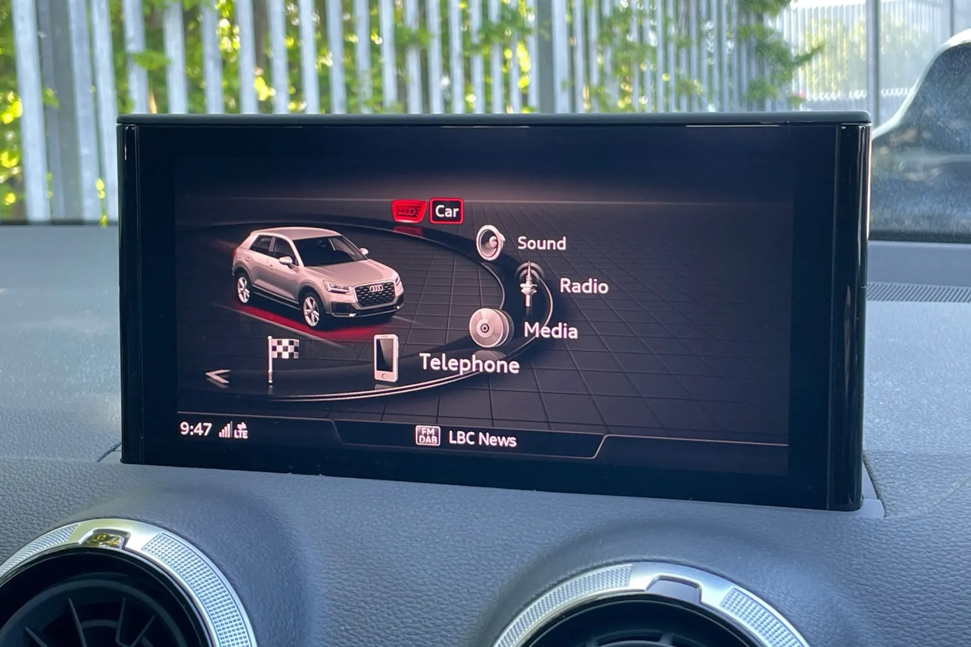 Audi Q2 thumbnail image number 35