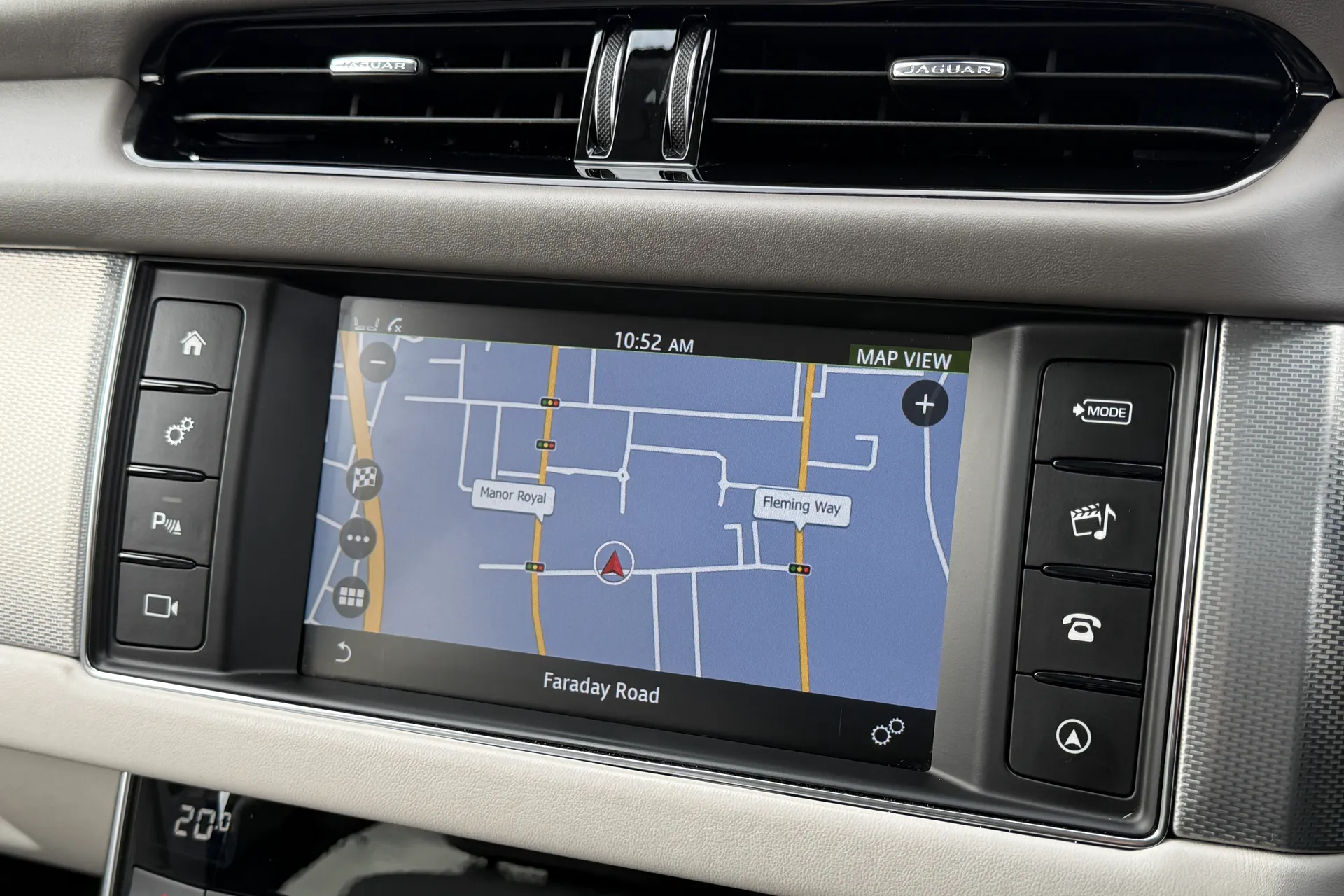 Jaguar XF thumbnail image number 6