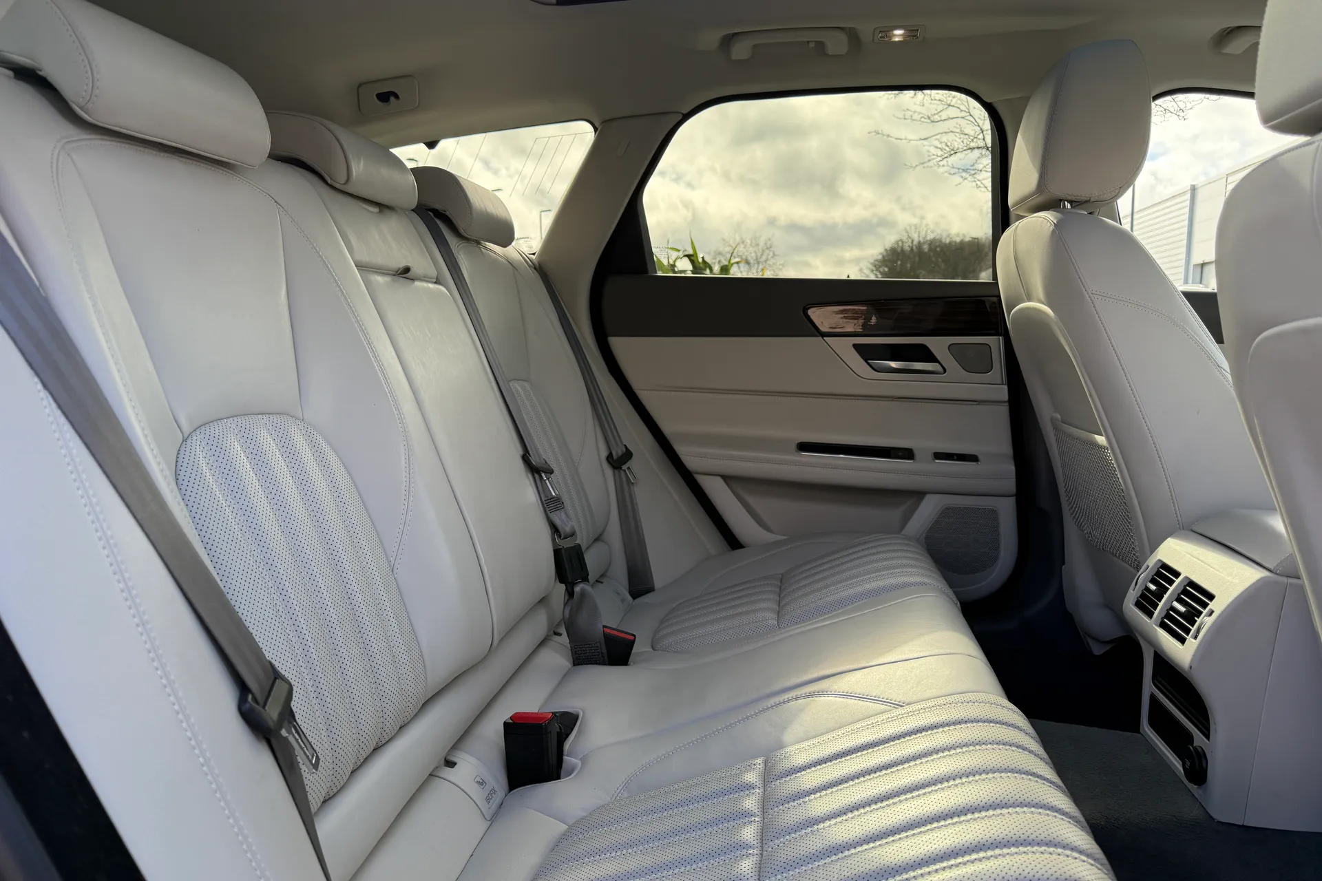 Jaguar XF thumbnail image number 27