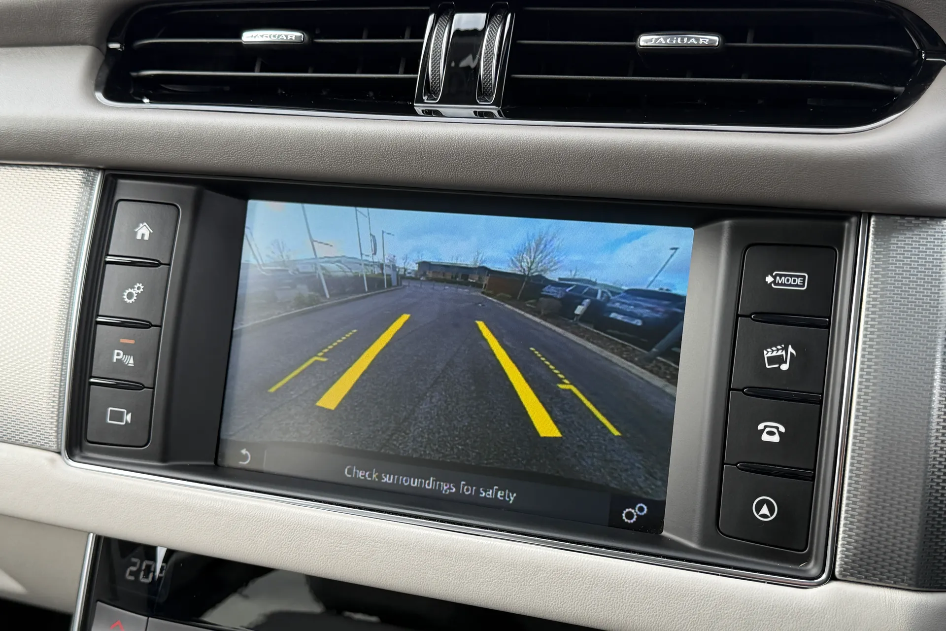 Jaguar XF thumbnail image number 7