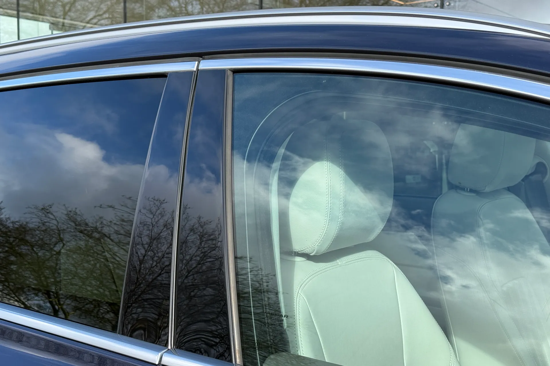 Jaguar XF thumbnail image number 15