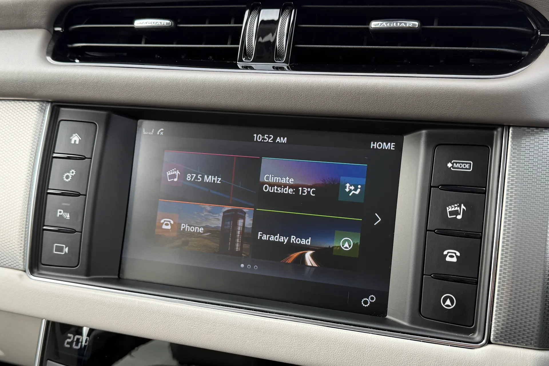 Jaguar XF thumbnail image number 24