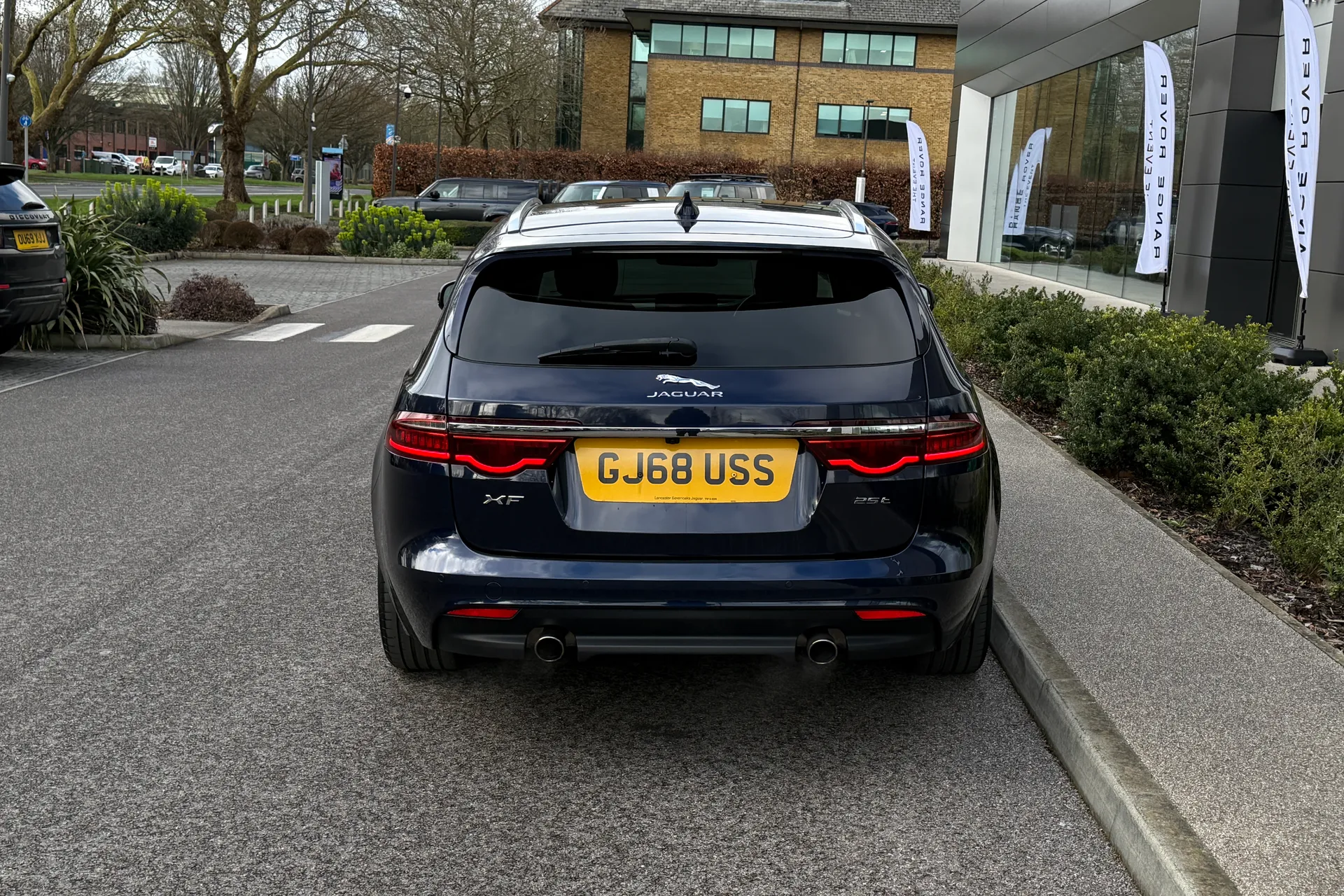 Jaguar XF thumbnail image number 10