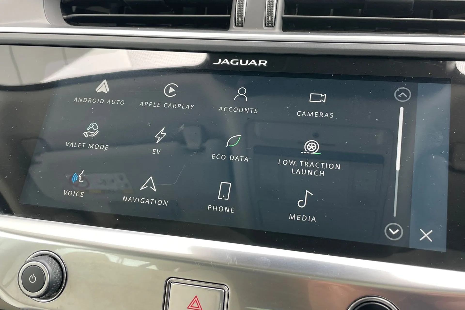 Jaguar I-PACE thumbnail image number 65