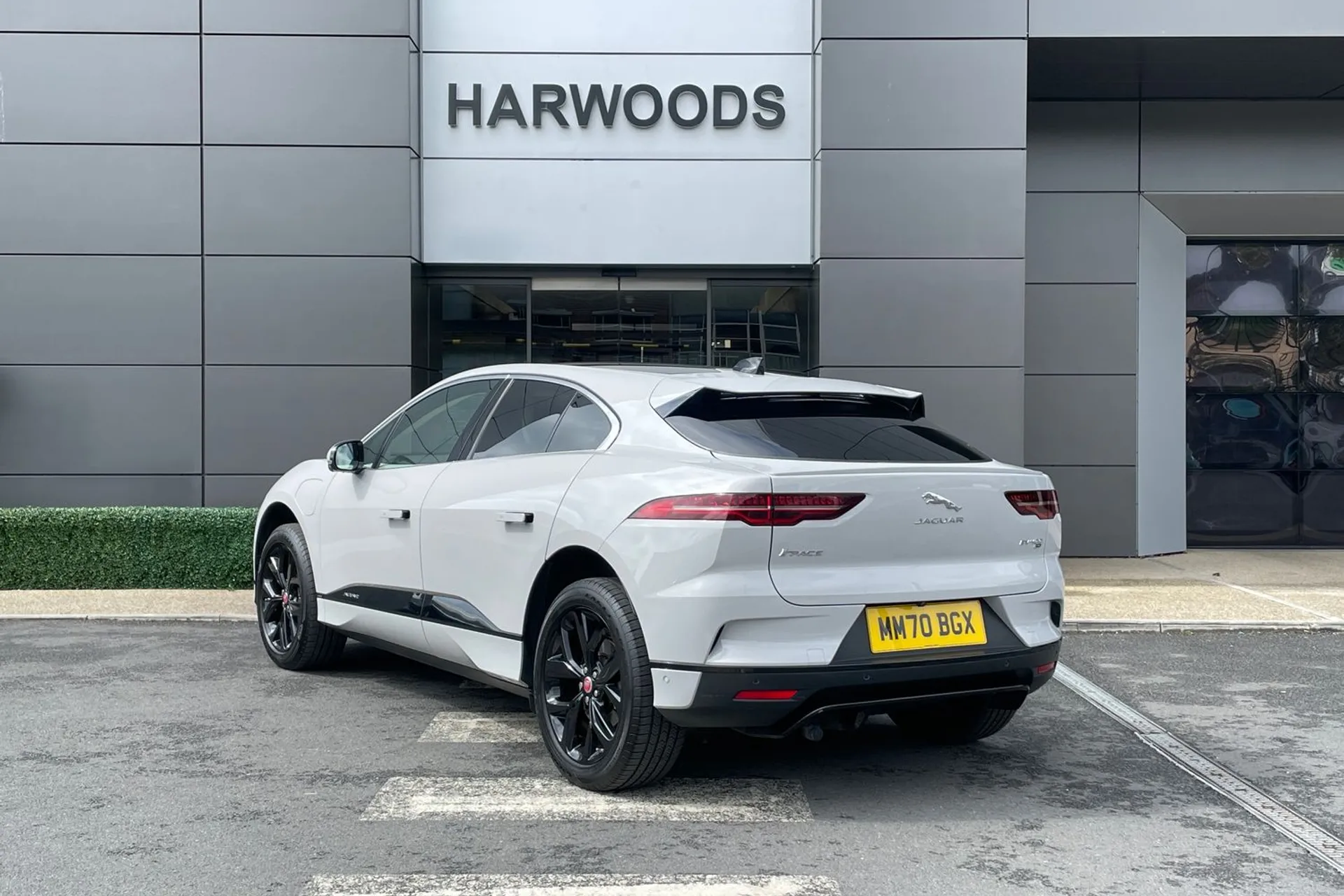 Jaguar I-PACE thumbnail image number 8
