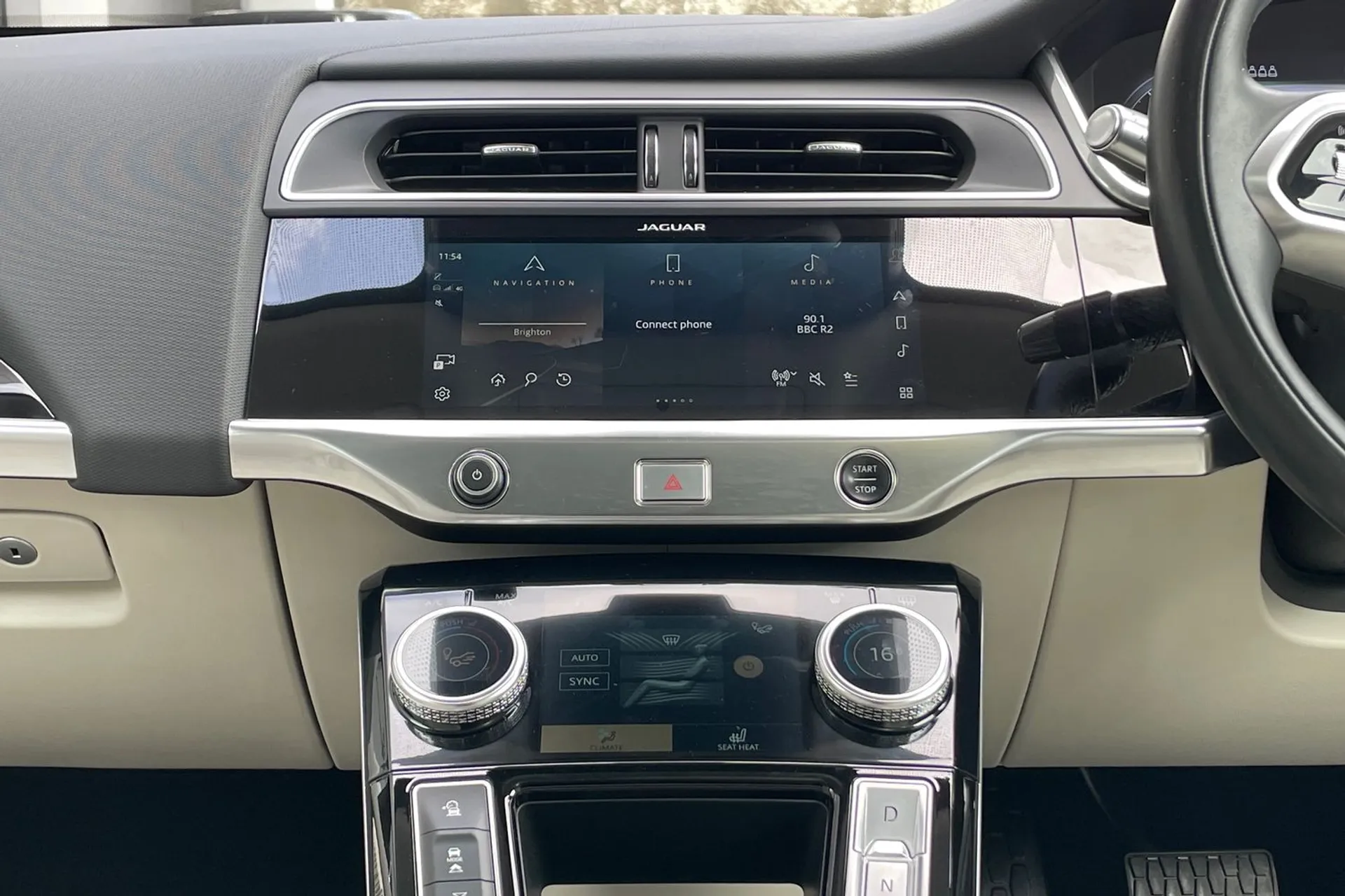 Jaguar I-PACE thumbnail image number 47
