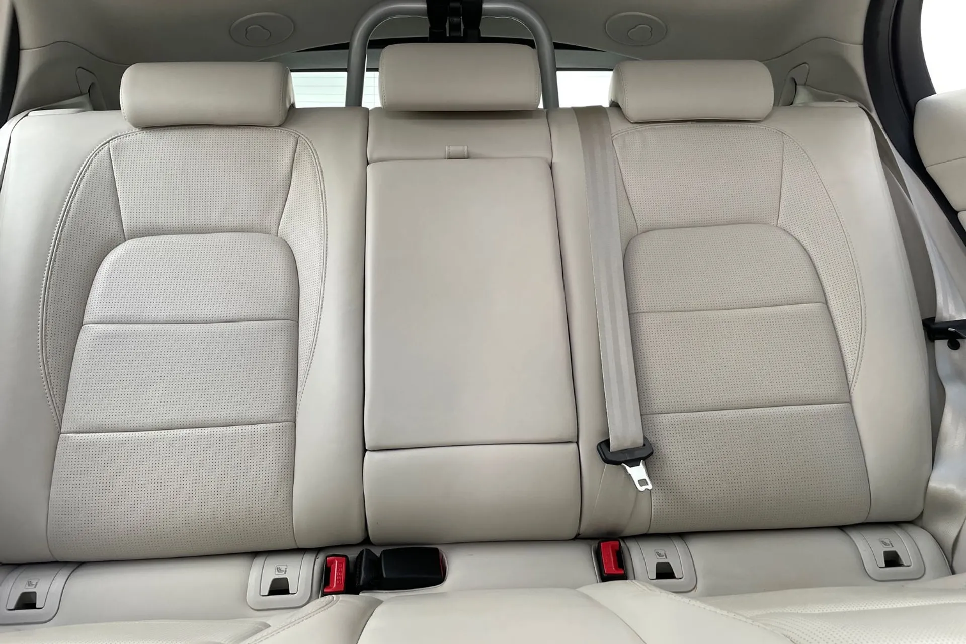 Jaguar I-PACE thumbnail image number 41