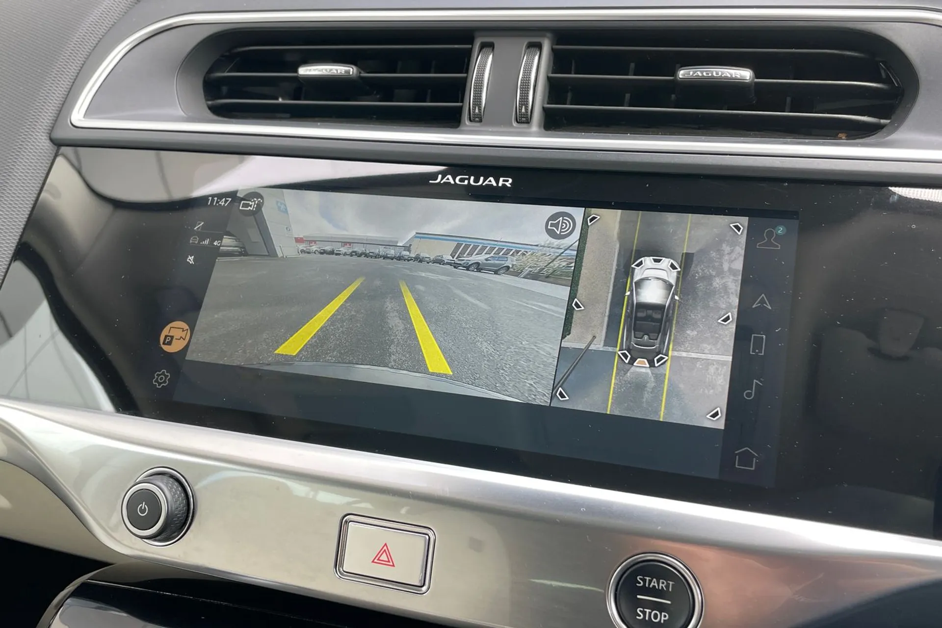 Jaguar I-PACE thumbnail image number 3