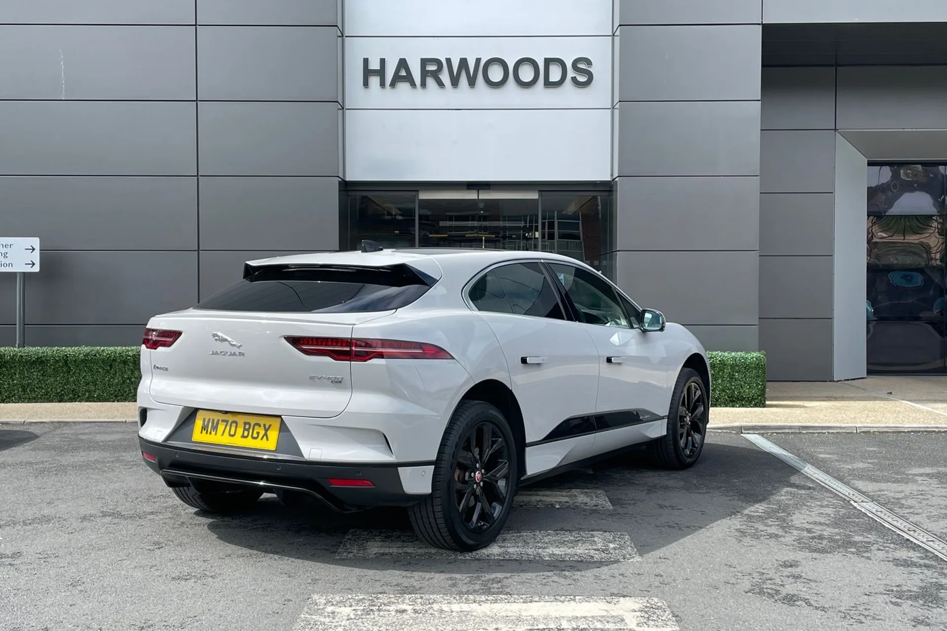 Jaguar I-PACE thumbnail image number 6