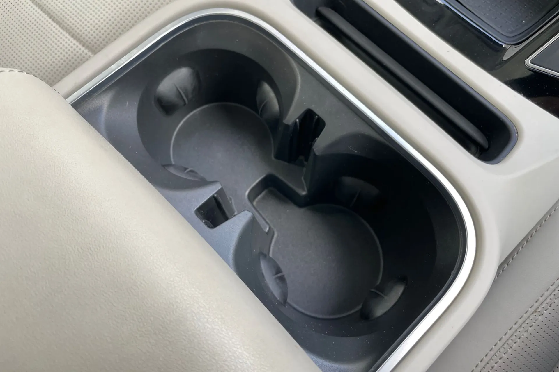 Jaguar I-PACE thumbnail image number 56
