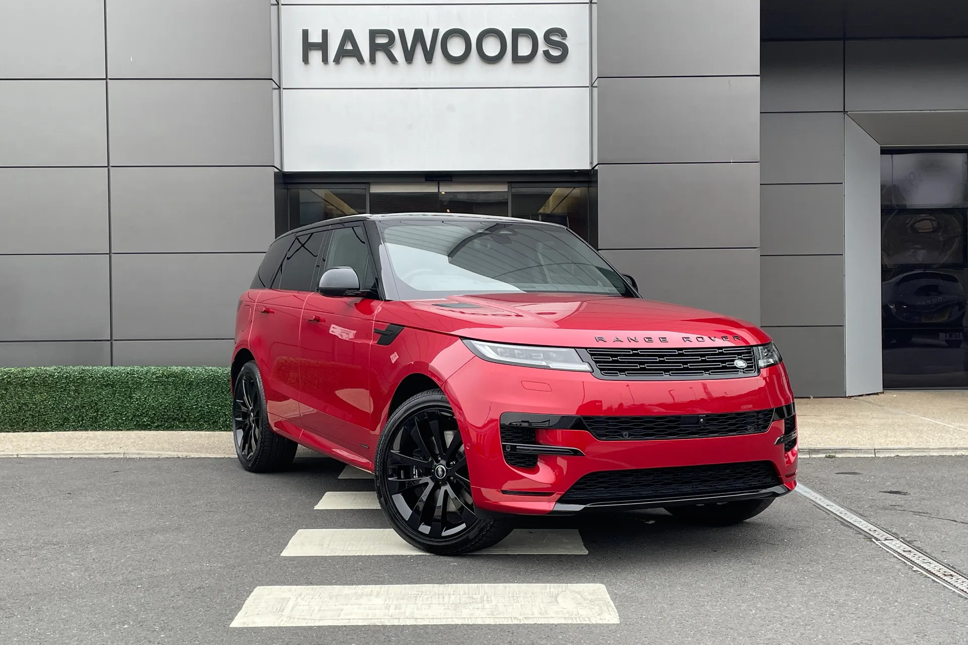 LAND ROVER RANGE ROVER SPORT focused image