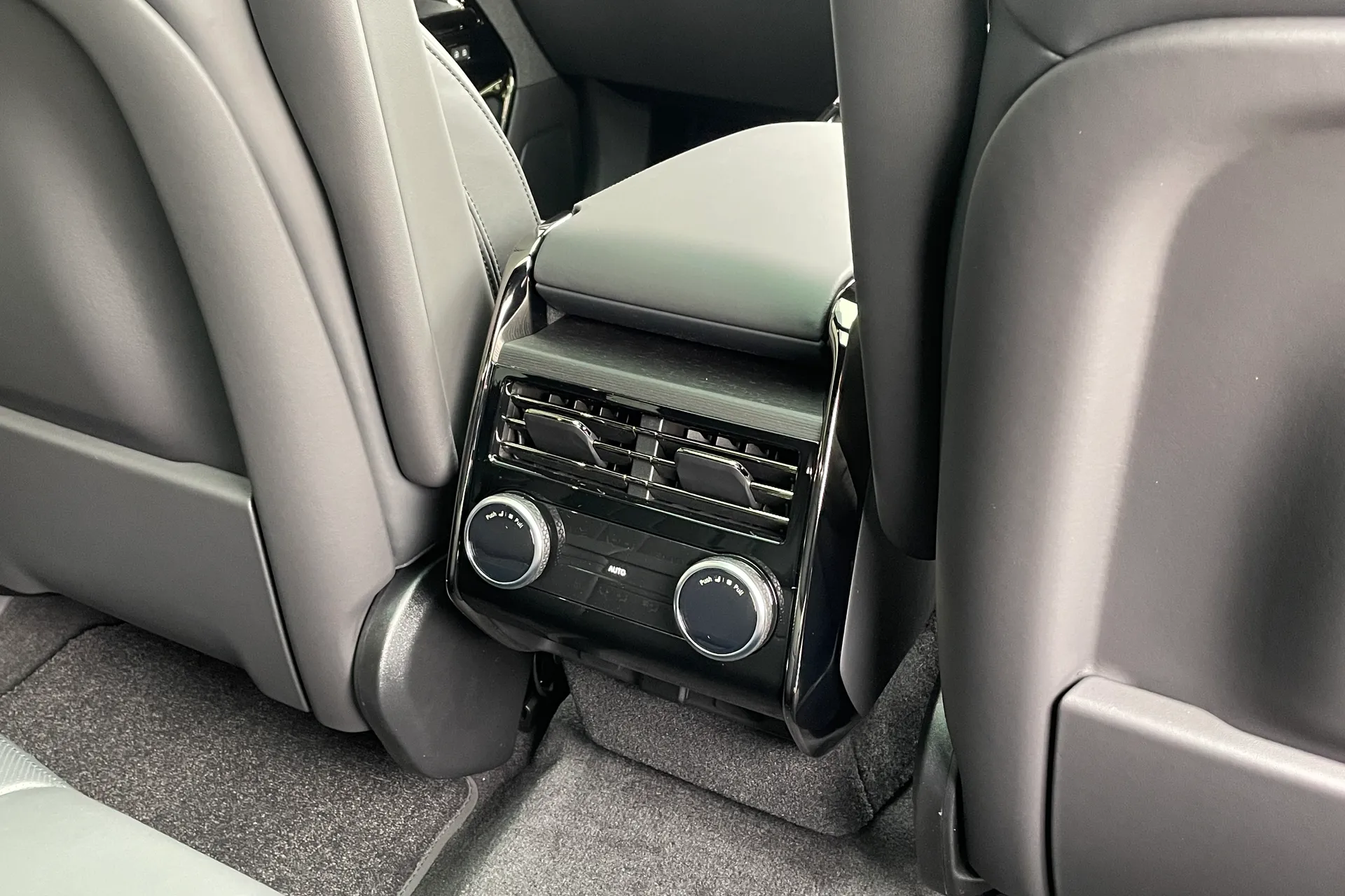 LAND ROVER RANGE ROVER SPORT thumbnail image number 41