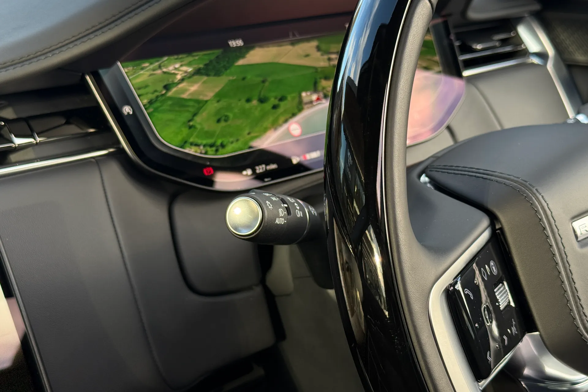 LAND ROVER RANGE ROVER thumbnail image number 36