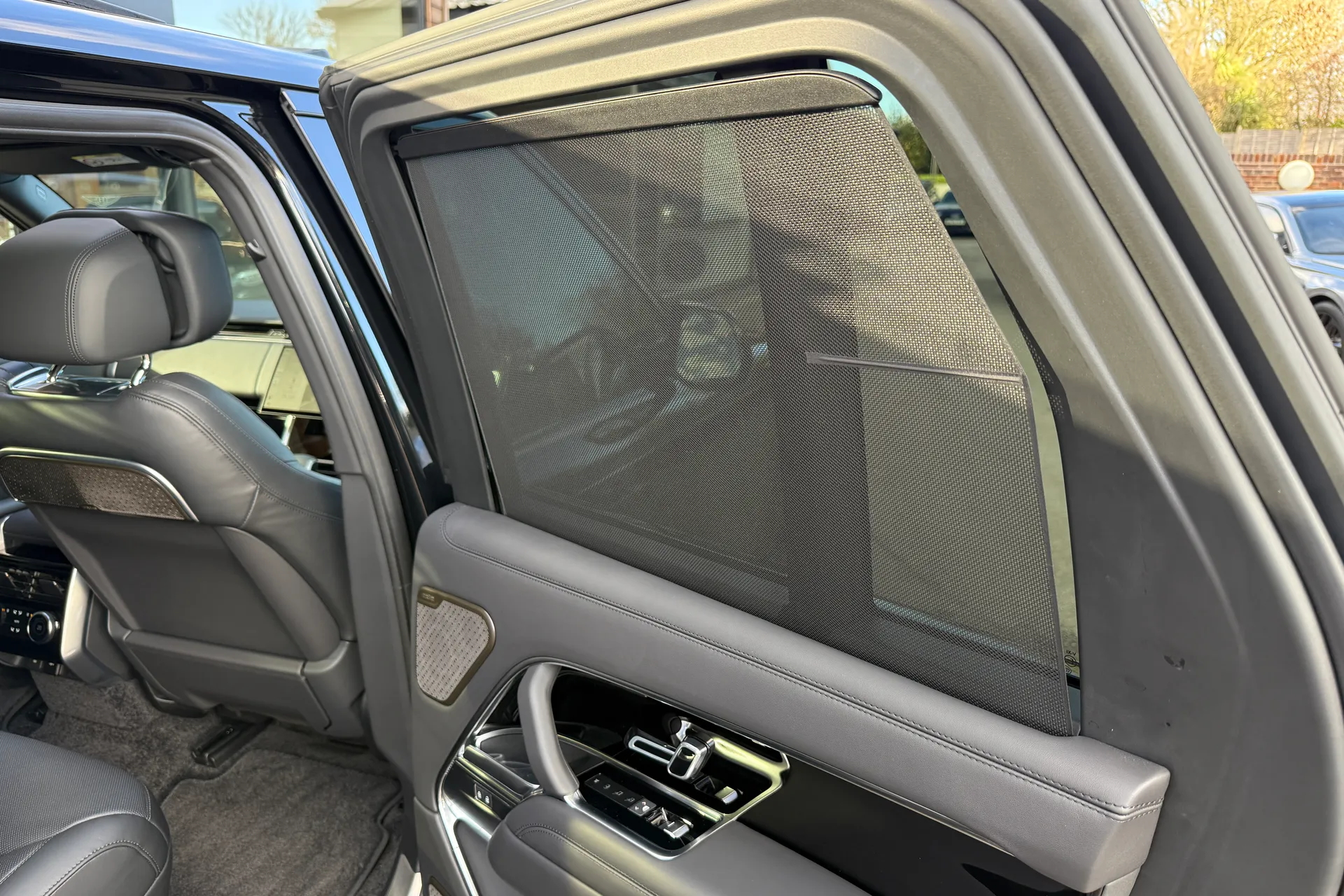 LAND ROVER RANGE ROVER thumbnail image number 22