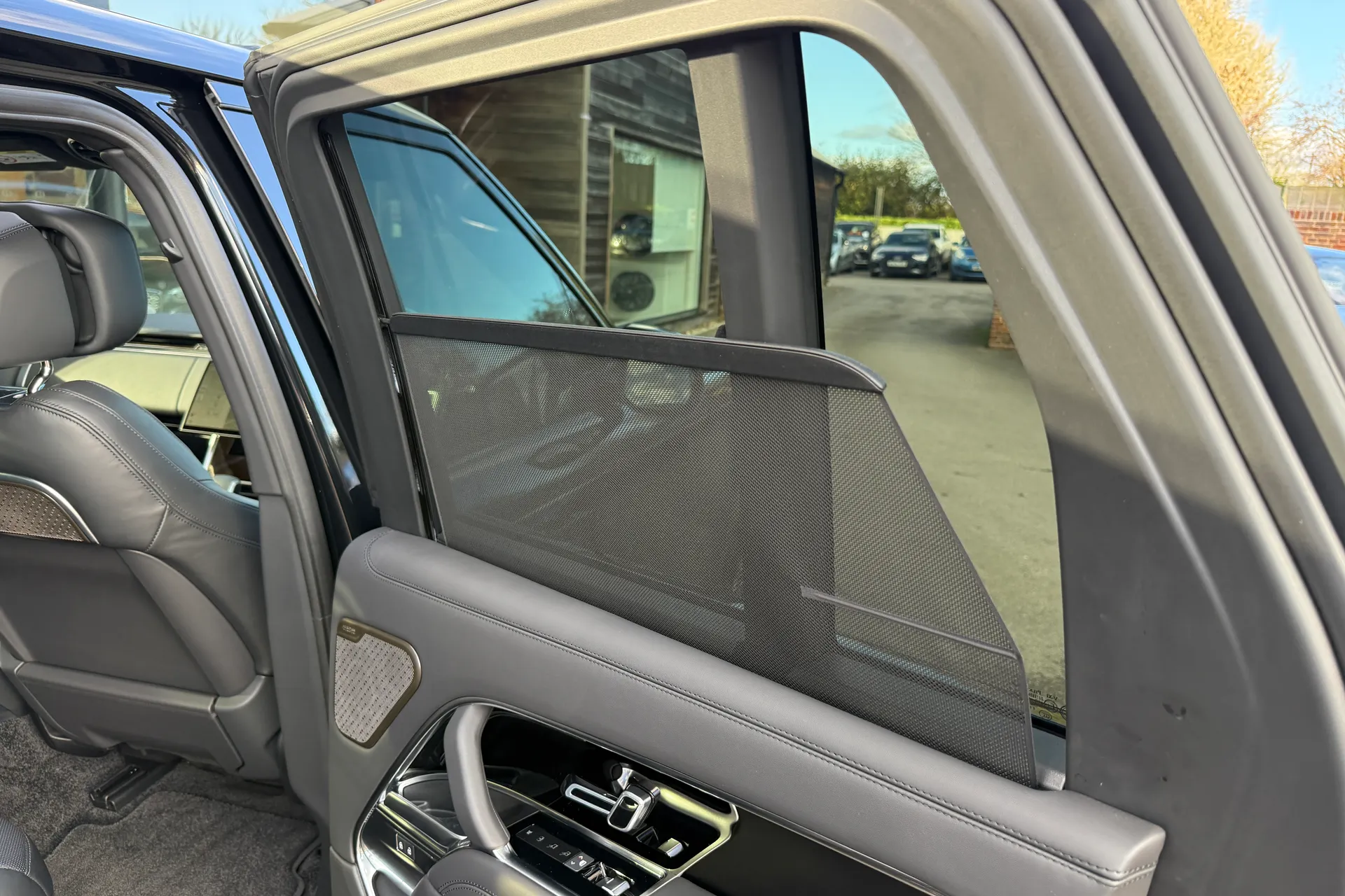 LAND ROVER RANGE ROVER thumbnail image number 21