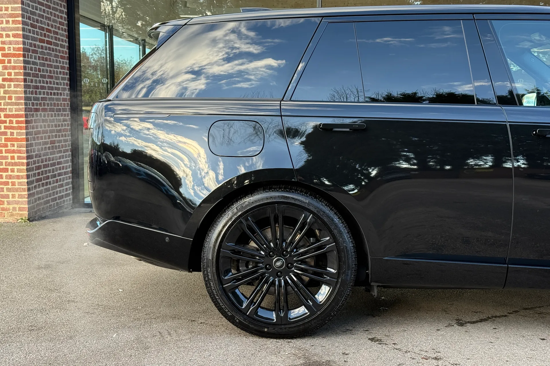 LAND ROVER RANGE ROVER thumbnail image number 9