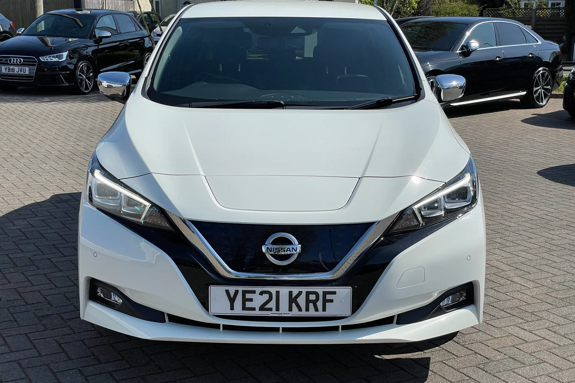 NISSAN LEAF thumbnail image number 49
