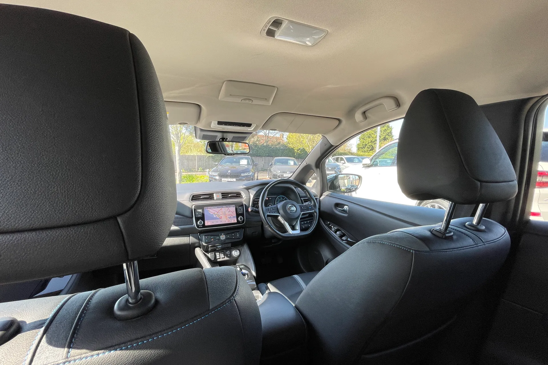 NISSAN LEAF thumbnail image number 38