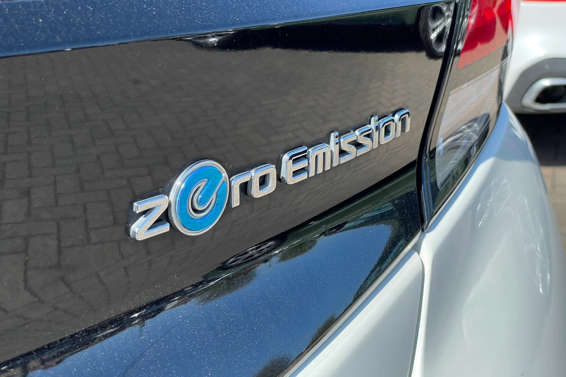 NISSAN LEAF thumbnail image number 48