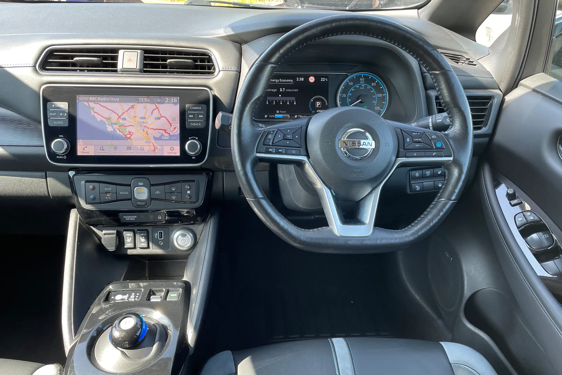 NISSAN LEAF thumbnail image number 41