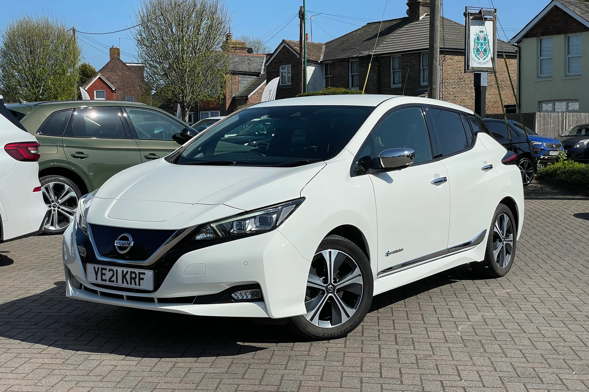 NISSAN LEAF thumbnail image number 19