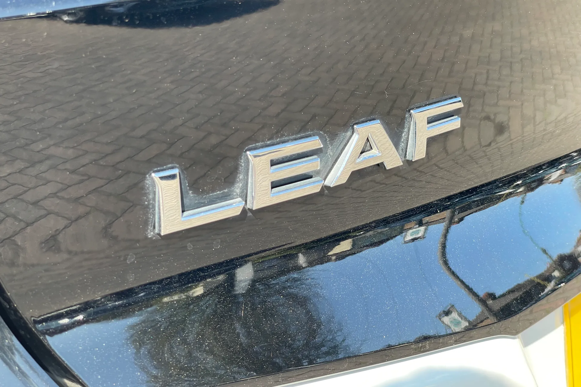NISSAN LEAF thumbnail image number 47