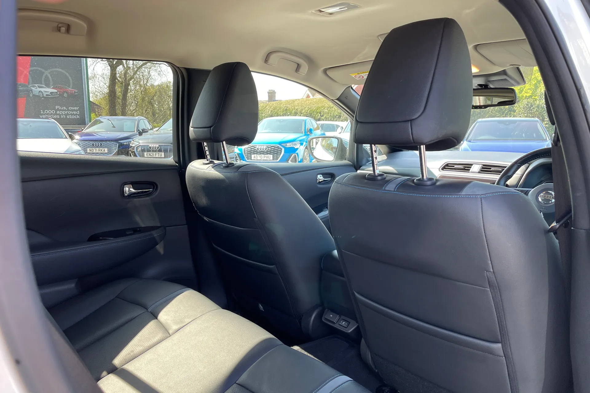 NISSAN LEAF thumbnail image number 29
