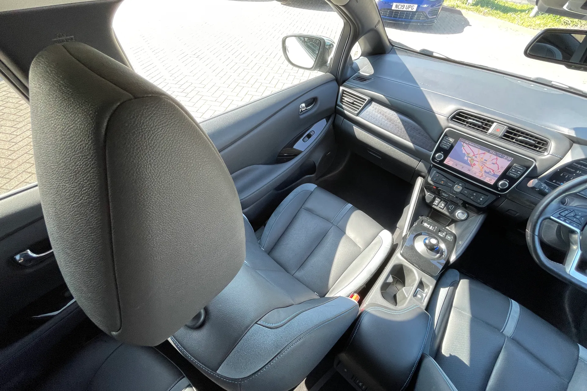 NISSAN LEAF thumbnail image number 44