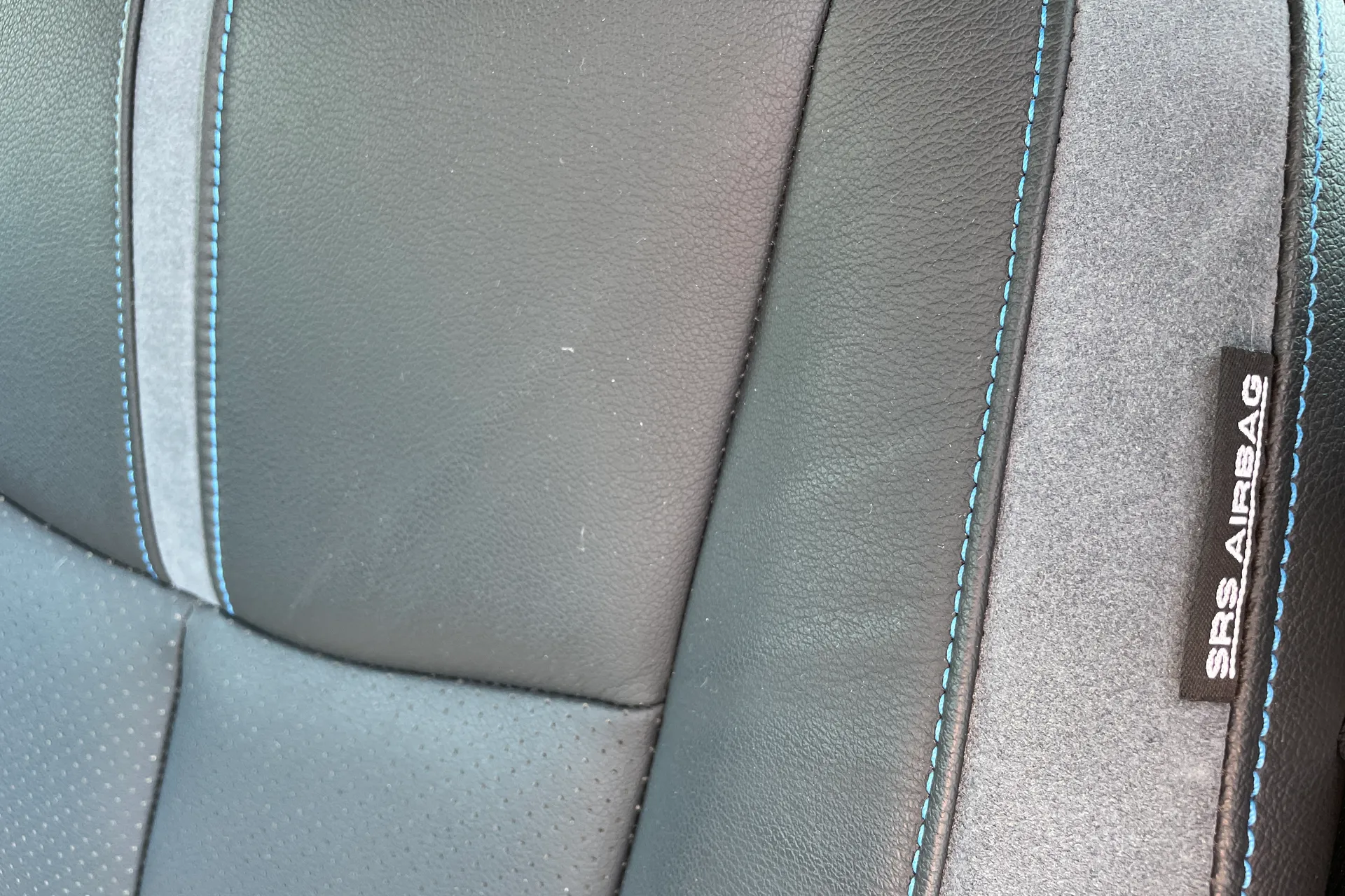 NISSAN LEAF thumbnail image number 36