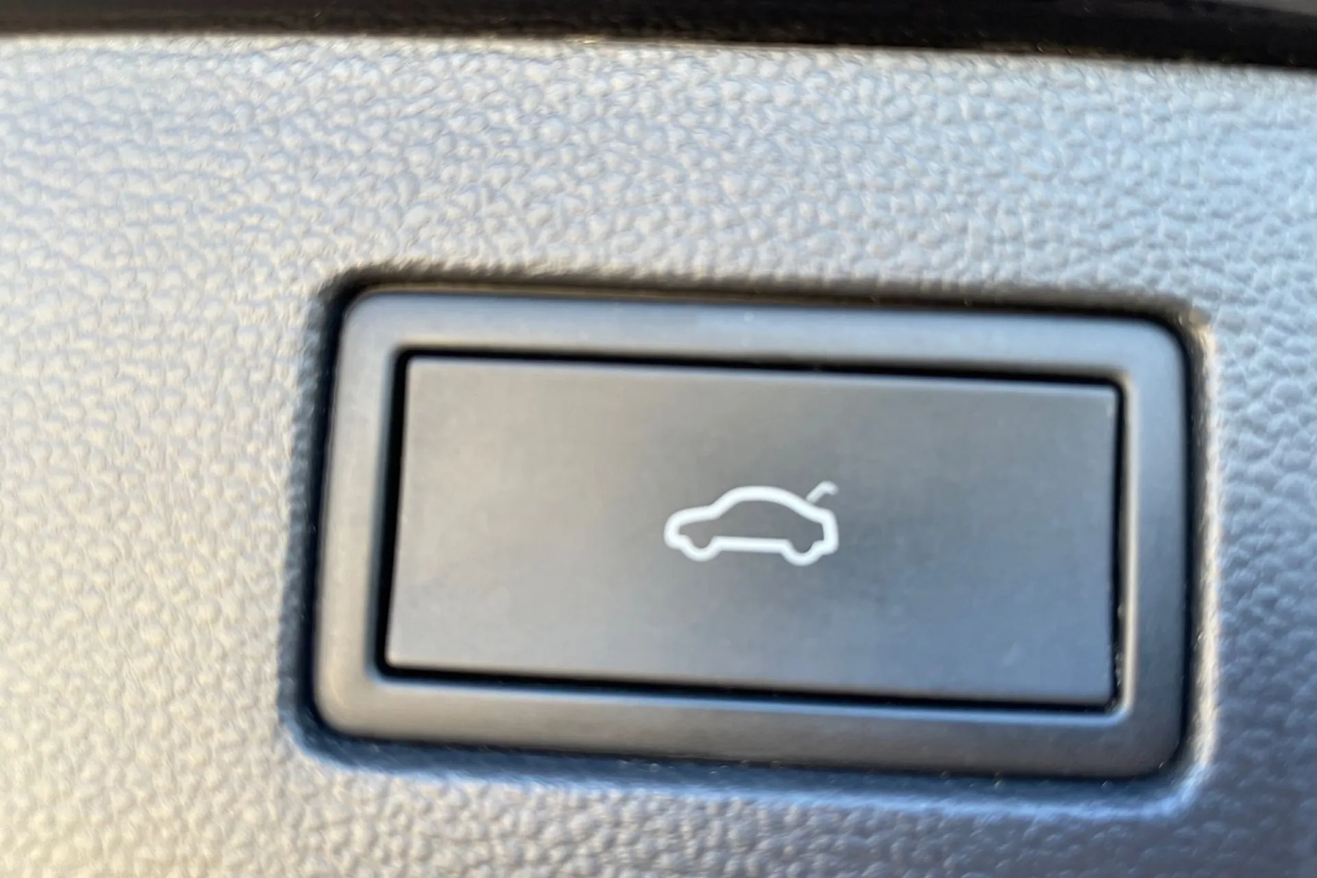 VOLKSWAGEN ARTEON thumbnail image number 22
