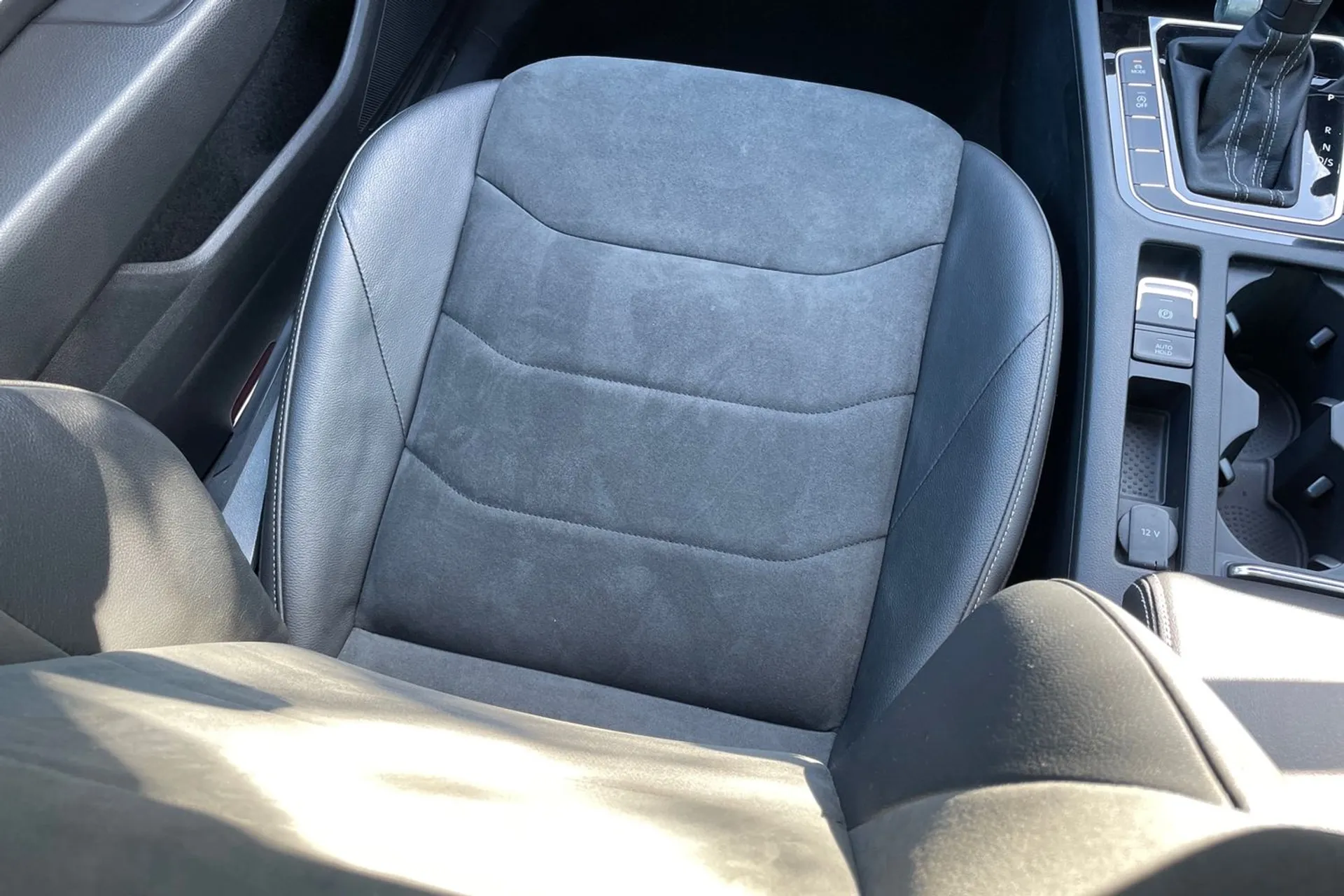VOLKSWAGEN ARTEON thumbnail image number 34